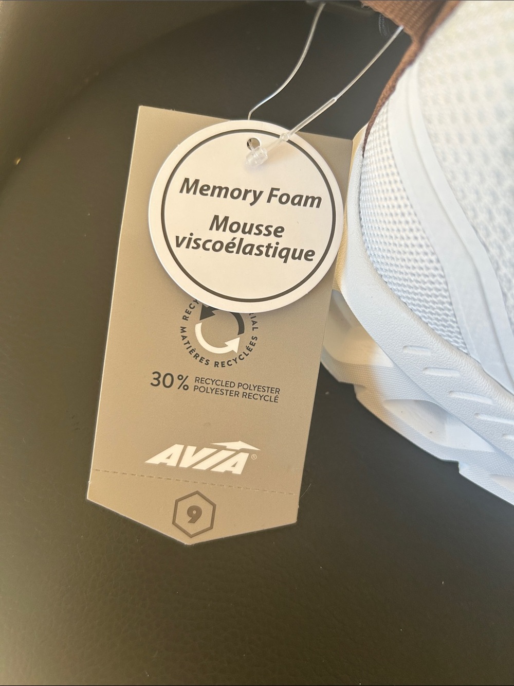 NWT 🆕 Avia Women’s White Lightweight Mesh Running Sneakers size 9 - Picture 2 of 4
